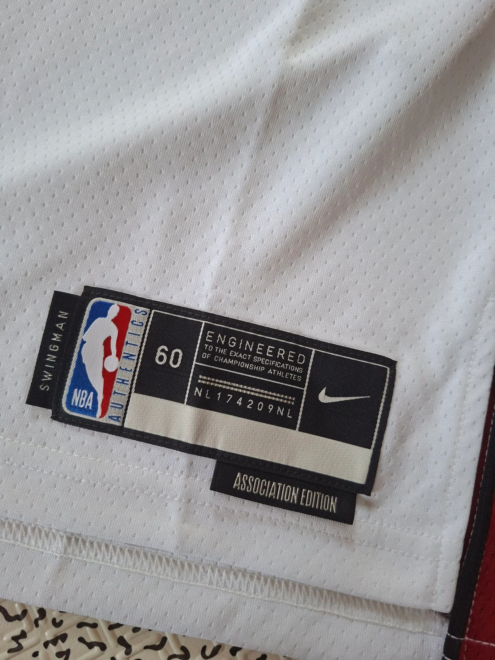 Camiseta NBA Nike Miami Heat Jimmy Butler 22 Edição Association 3XL Nova com etiqueta – photo 5